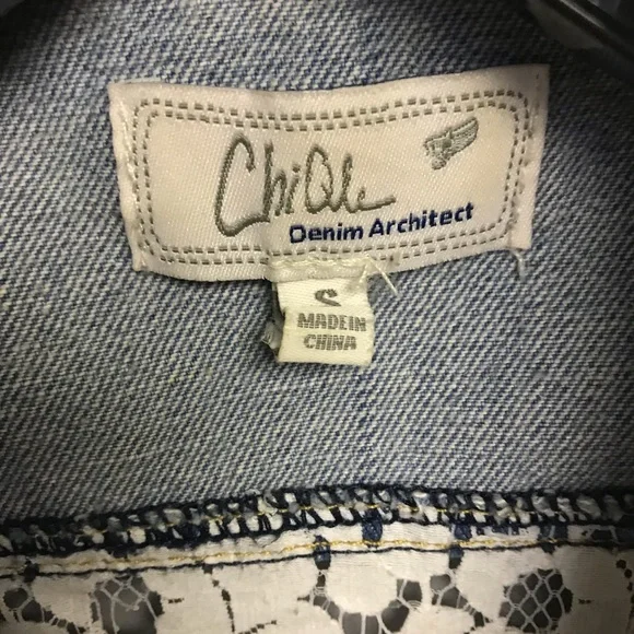 🎉Lace back Cropped Denim Vest🎉 - Picture 2 of 4